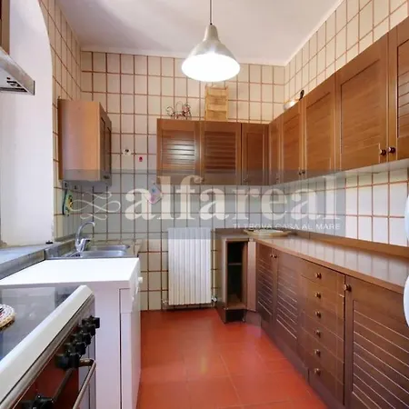 Ciro, 3 Camere, Giardino E Parcheggio, A 50 M Dal Mare! By Alfareal Apartment