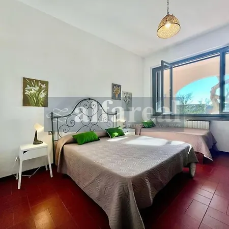 Ciro, 3 Camere, Giardino E Parcheggio, A 50 M Dal Mare! By Alfareal Apartment