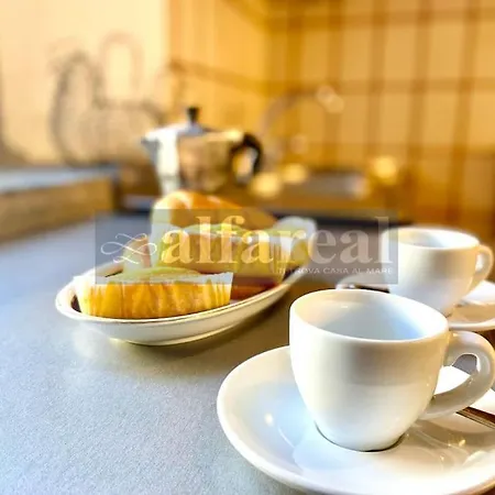 Ciro, 3 Camere, Giardino E Parcheggio, A 50 M Dal Mare! By Alfareal Apartment *